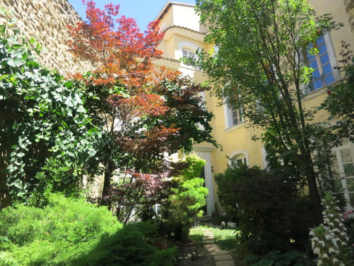 Entre Vignes Et Dentelles Hotel Courthezon Bagian luar foto