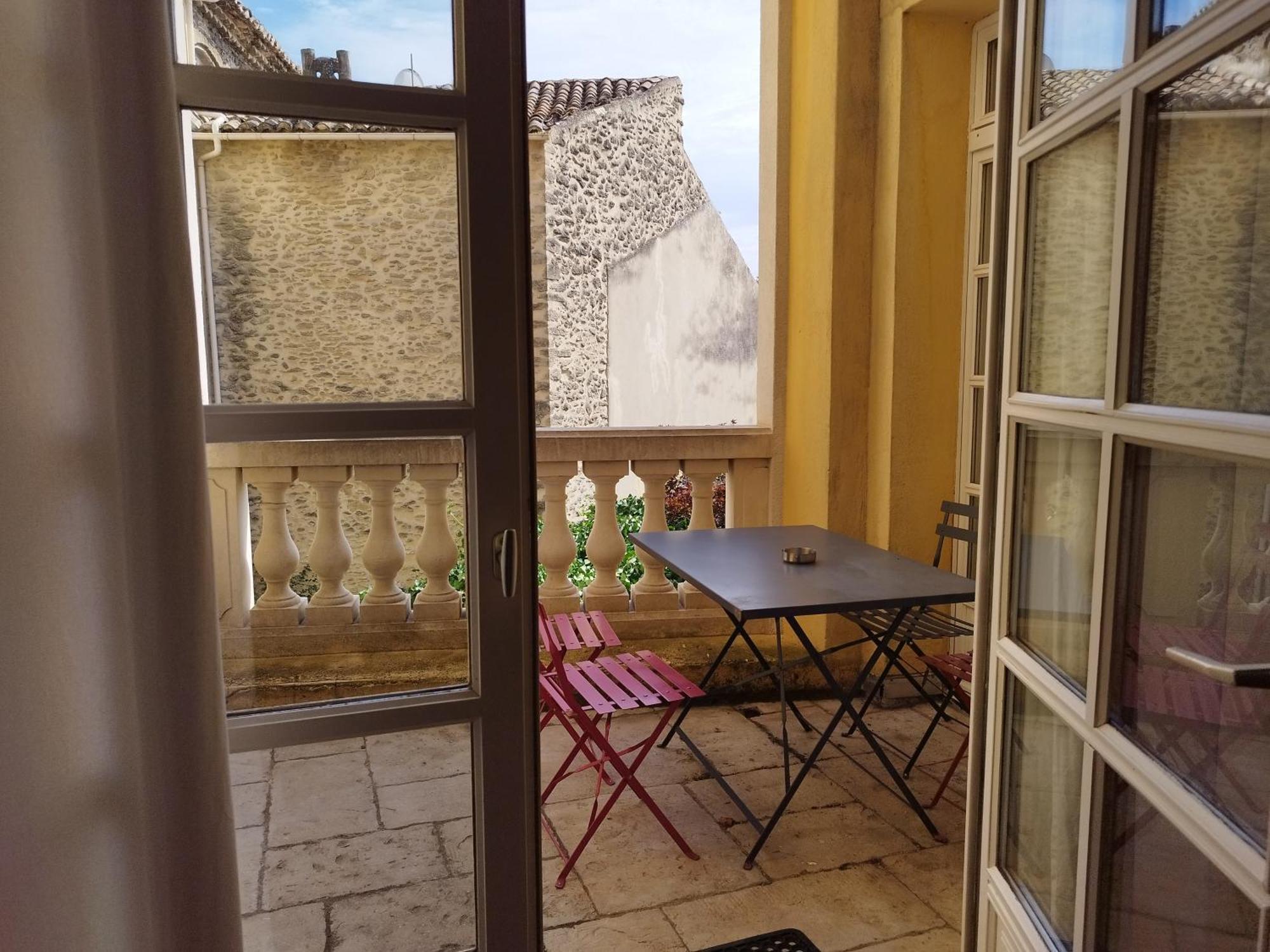 Entre Vignes Et Dentelles Hotel Courthezon Bagian luar foto